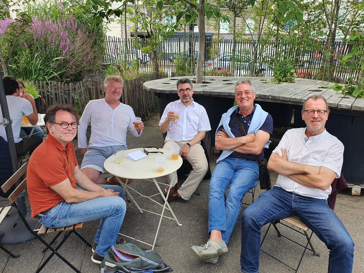 NicolasVisier's tweet photo. Après 42 visio conférences, réunion physique du bureau de l'association culturelle de l'été dans un cadre sympathique. Rdv le 21 juillet pour l'ouverture de Aux Heures d'été  @RDV_Erdre @Auxheuresete @DebordDeLoire https://t.co/M1BWeMtsR9