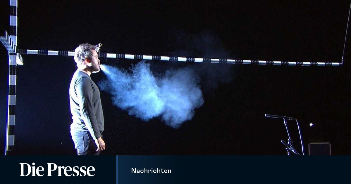 practicebird's tweet photo. Choir singers should keep 2 meters away from colleagues in front of them, suggests a recent study by the @BR_Presse. After studying the spread of droplets when singing, it says that panels are put between singers or stay home to sing with Practice Bird 😉 https://t.co/ok0YSfUzSN https://t.co/uYEPRsZwrk