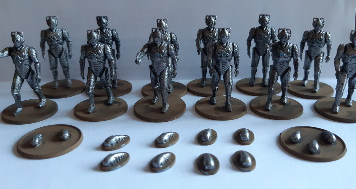 jooshcult's tweet photo. Got around yo painting up my who game minis. Not bad for a first try. https://t.co/fmD3Yd9mDs