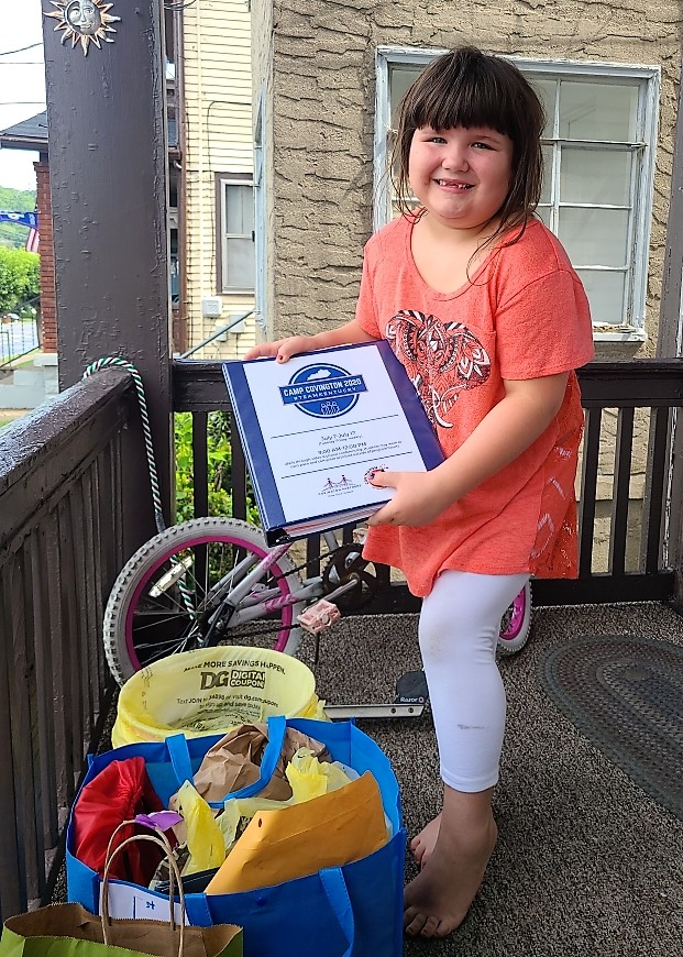 CovPartners's tweet photo. Check out these smiling faces! Camp Covington 2020: #TeamKentucky is underway. Supply kits and workbooks have been delivered, and students have begun their Camp Covington journey. #LearningDoesNotStopInSummer #BestSummerProgramEver https://t.co/ejpKFRNPRQ