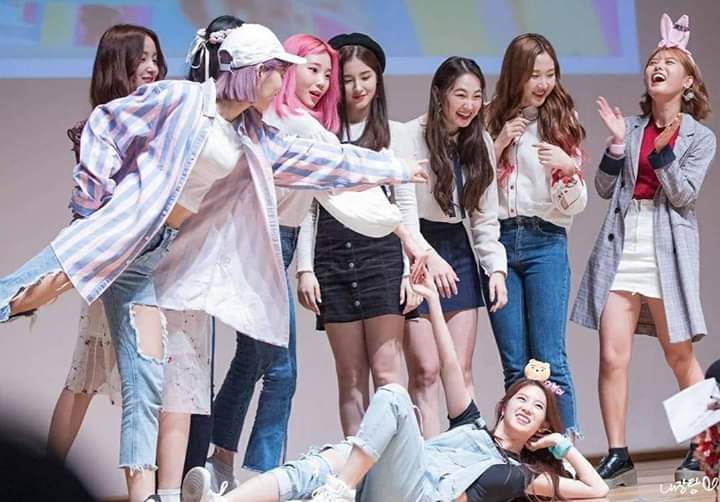 MMLDxYeonHa's tweet photo. Daisy always being extra. We really miss you so much Jung Ahn!!! Please tell us your okay and doing fine. https://t.co/goA4JvzKfl