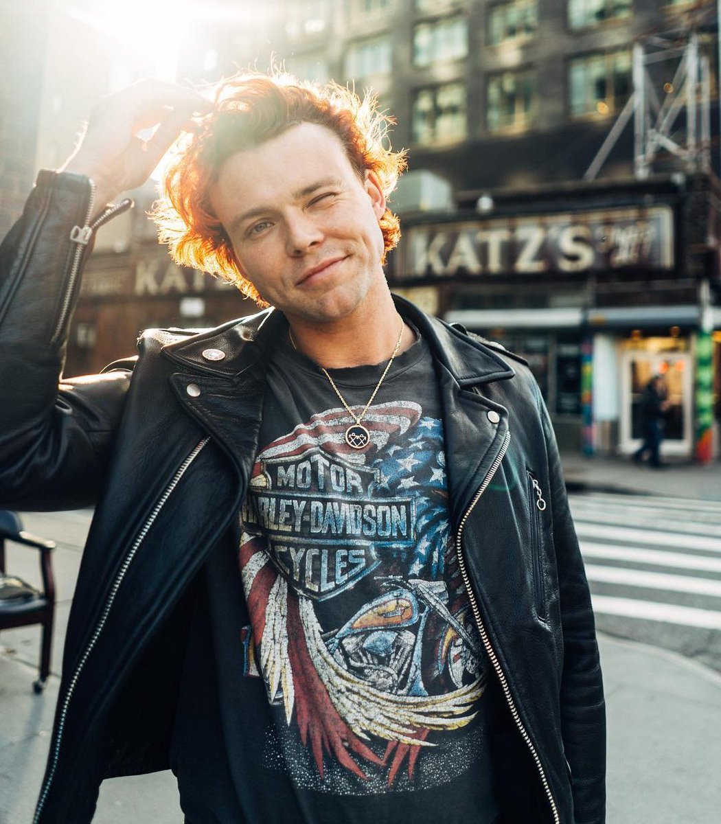 ihemmingslove's tweet photo. Happy Birthday to my favorite person and drummer, Ashton Irwin. Watching you grow into the incredible man that you are today has been such a blessing. Thank you for bringing so much joy, light and positivity in my life. I love you and I'm so proud of you ❤🎉 #HappyBirthdayAshton https://t.co/kvyBM7xpIp