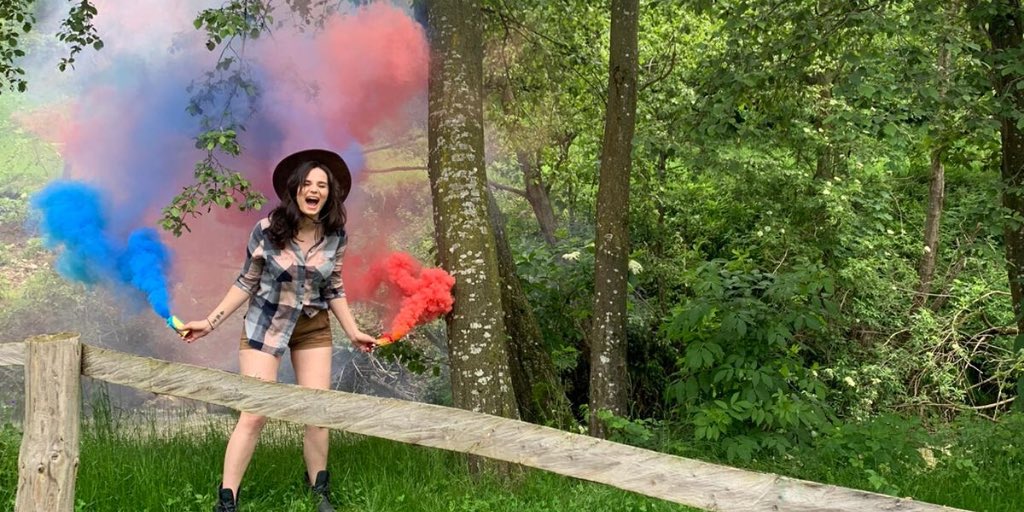 SarahWinglow's tweet photo. I had so much fun at the cowgirl photo shooting! ☺️
.
.
.
#colorful #Happiness #joy https://t.co/UYxbCxaqVn