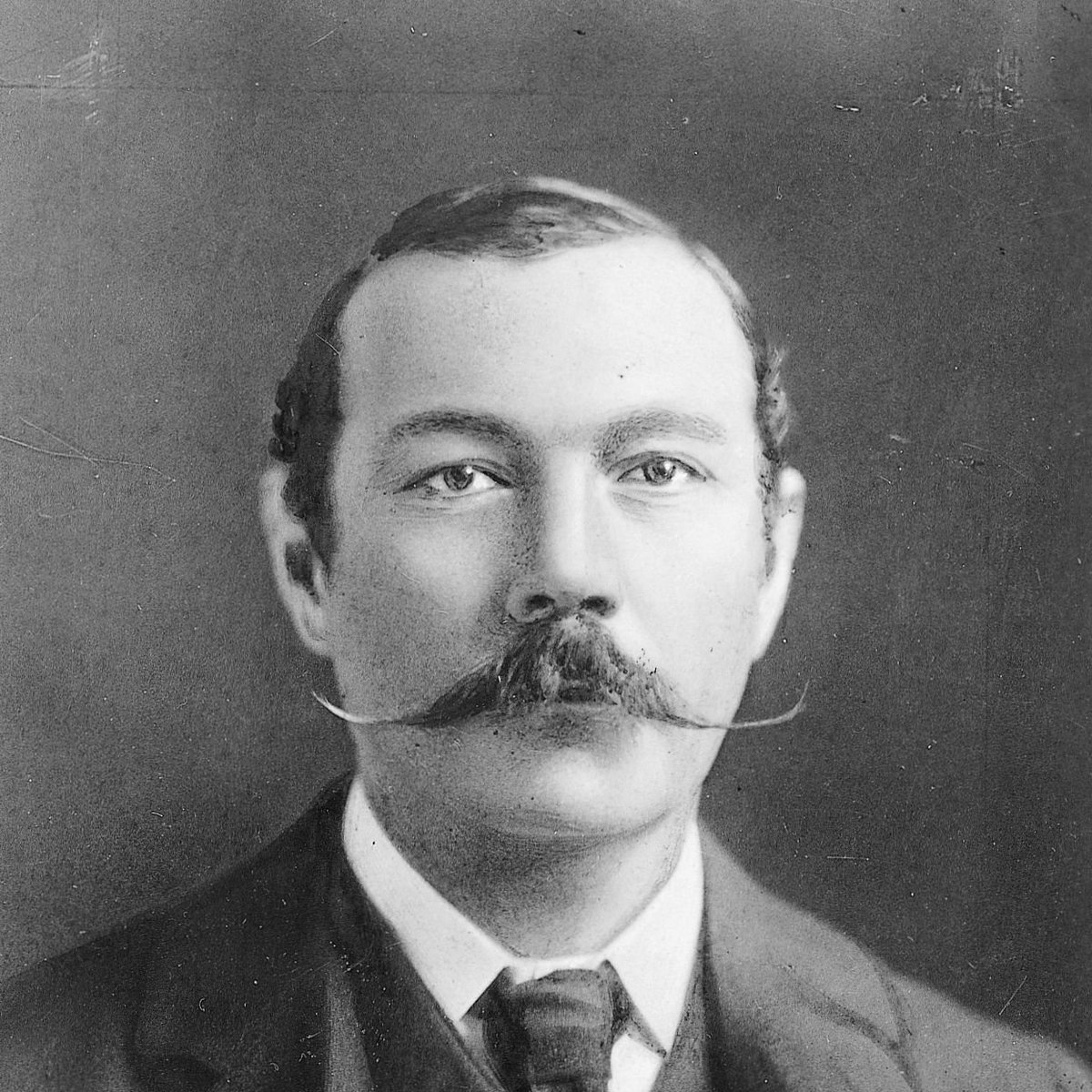 centrocuin's tweet photo. 1930 - Muere el escritor inglés Arthur Conan Doyle, creador de Sherlock Holmes.
#FamiliaCUIN #CUIN #SherlockHolmes #ArthurConanDoyle https://t.co/9AhxBAhgIz