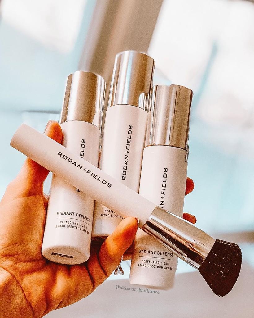 Ditch your foundation, lose your blush &amp; throw out that contouring palette. Use Radiant Defense our 4-in-1 tinted moisturizer that looks like makeup but acts like skincare! RT if you're rocking Radiant Defense today.
Shop now: bit.ly/3gbJQPB
R+F Consultant 📸: Amy Girard