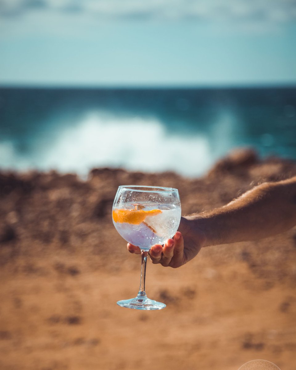 🇬🇧There is nothing better than enjoying a refreshing Palma Gin in the Mallorcan sun.. cheers!