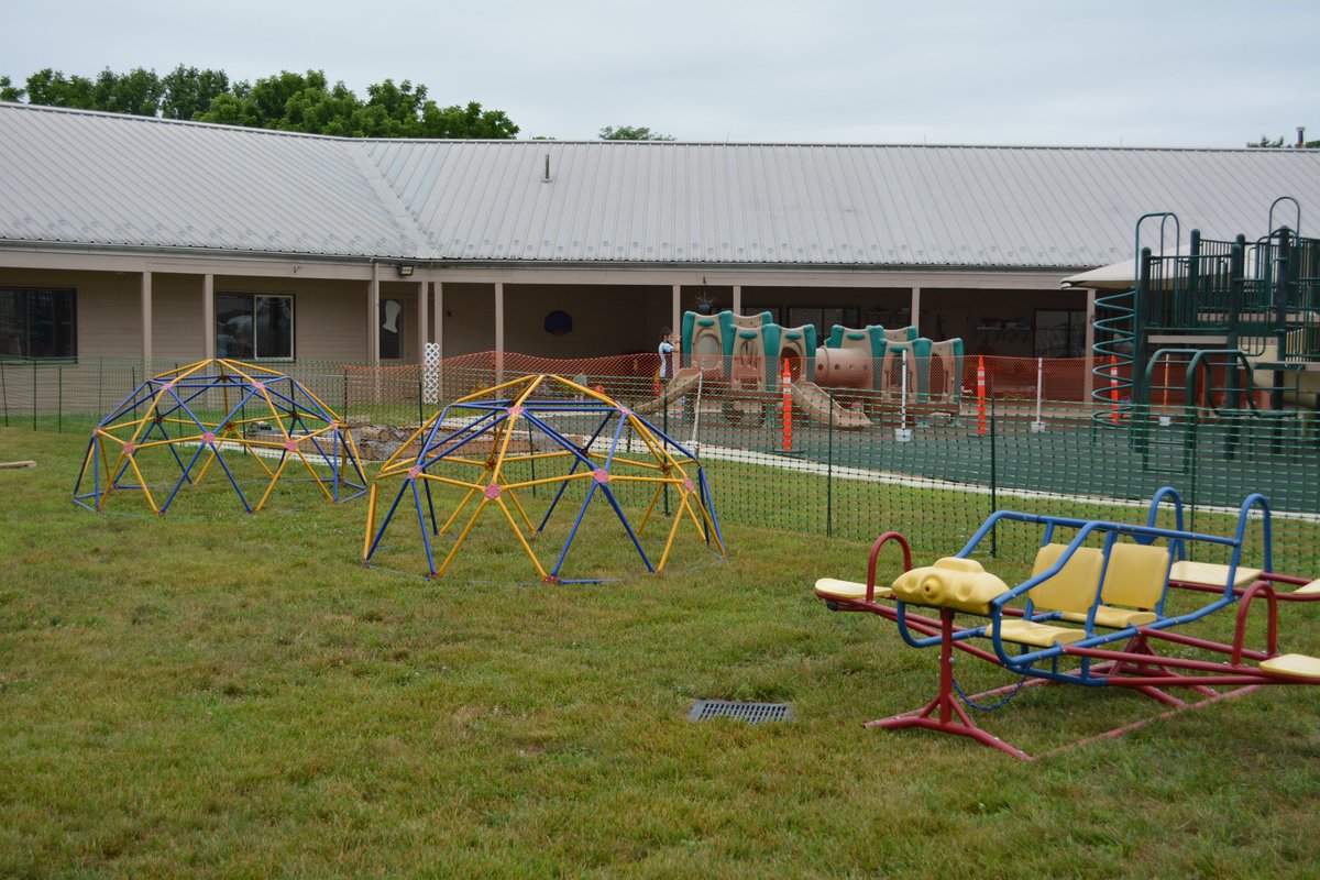 hms_hockessin's tweet photo. HMS re-opened its doors! Under the recommendations of the CDC &amp; DE, we are prepared to keep our community safe. You will see small camp “pods”, sanitizing procedures, masks, fever checks, social distancing, etc. Here is sectioned outdoor space to allow for safe recess time.#hmsde https://t.co/whIXDy6bkn