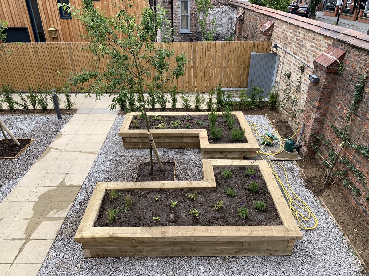 Landscaping and communal space now complete ready to be enjoyed by the new owners of St Joseph’s Convent <a href="/Elvington_Park/">Elvington Park</a> <a href="/MaturePlants/">WykehamMaturePlants</a> <a href="/lhlgroup/">LHL GROUP</a> Last few properties remaining <a href="/hudsonmoody/">Hudson Moody</a> #newhomes #york