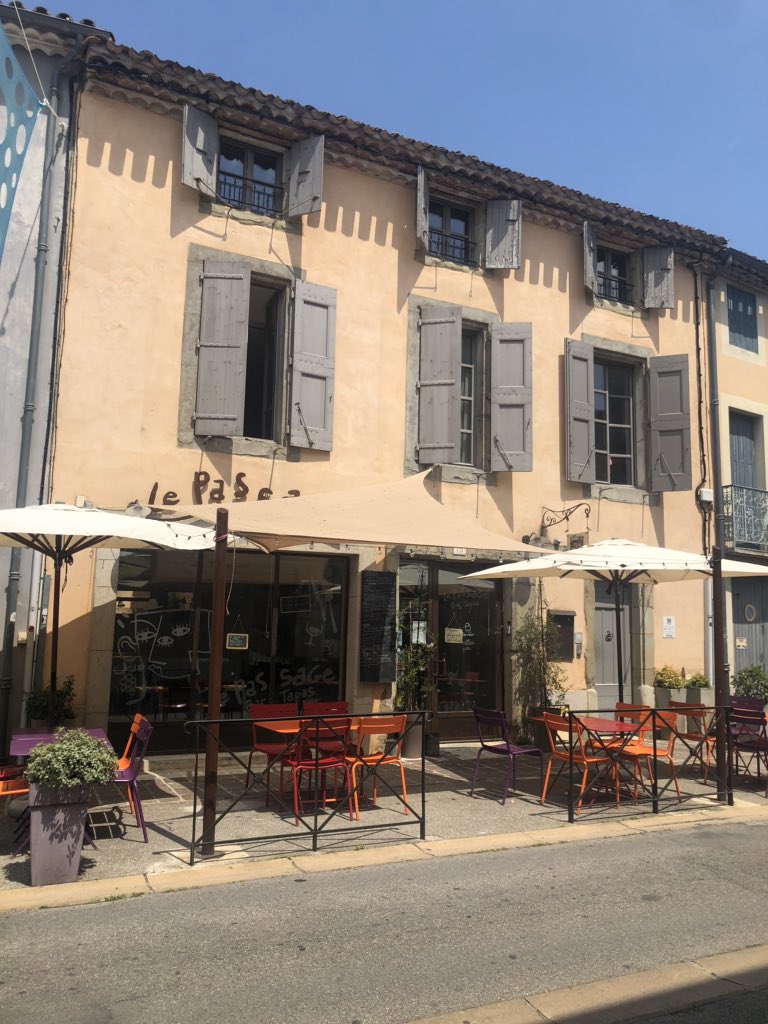 LeaLa_1990's tweet photo. une belle petite ville .
.
.
.
#travel #travelinfrance #carcassonne #travelinfrance #travelblogger #travelfrance #cafehopping #cafe #cutetown #cutecity #beautifulcity #photography #pinterest #france https://t.co/M2qJzFkbRG