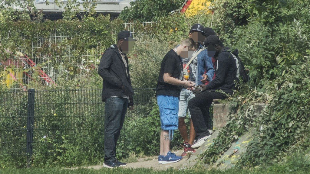 Wird die Mohrenapotheke im Görlitzer Park jetzt eigentlich auch umbenannt?