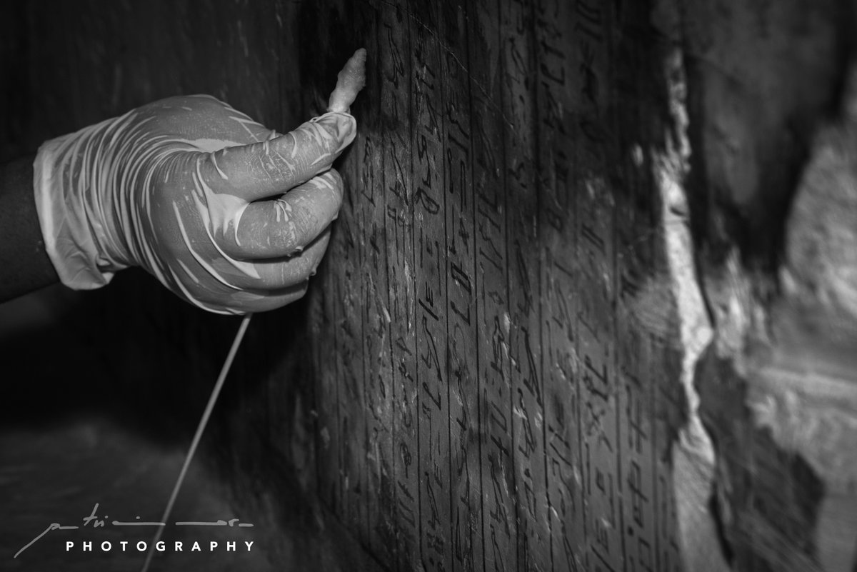 What are the main deteriorations that can occur in the wall-painting of an Egyptian tomb? 📝In our section of PUBLICATIONS (bit.ly/2B3q9dm) the restorer Ana Herranz discusses how to address these problems and the main methods of cleaning wall-paintings.🔬👩🏽‍🔬