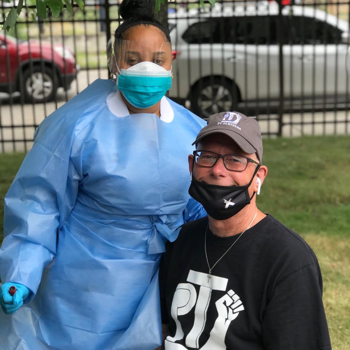 SouthwestCHC's tweet photo. Thank you to Pastor Doran Wright for stopping by and getting tested today!
#ptbarnumcommunity #nocosttesting #popuptesting #southwestchc #swchc #caringforourcommunity #bridgeportct https://t.co/tc6jsCYRZ1