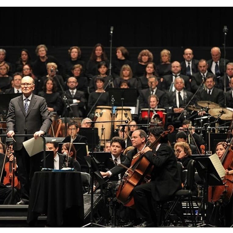 ydnbhdr's tweet photo. #enniomorricone hayata veda etti 😕 . . .
 🎶 man with harmonica 🎶 ve sayısız olağanüstü besteye attığı imza ile ruhumuzda yaşamaya devam edecek olan büyük ustaya saygılarımla https://t.co/E8czNkIGF6