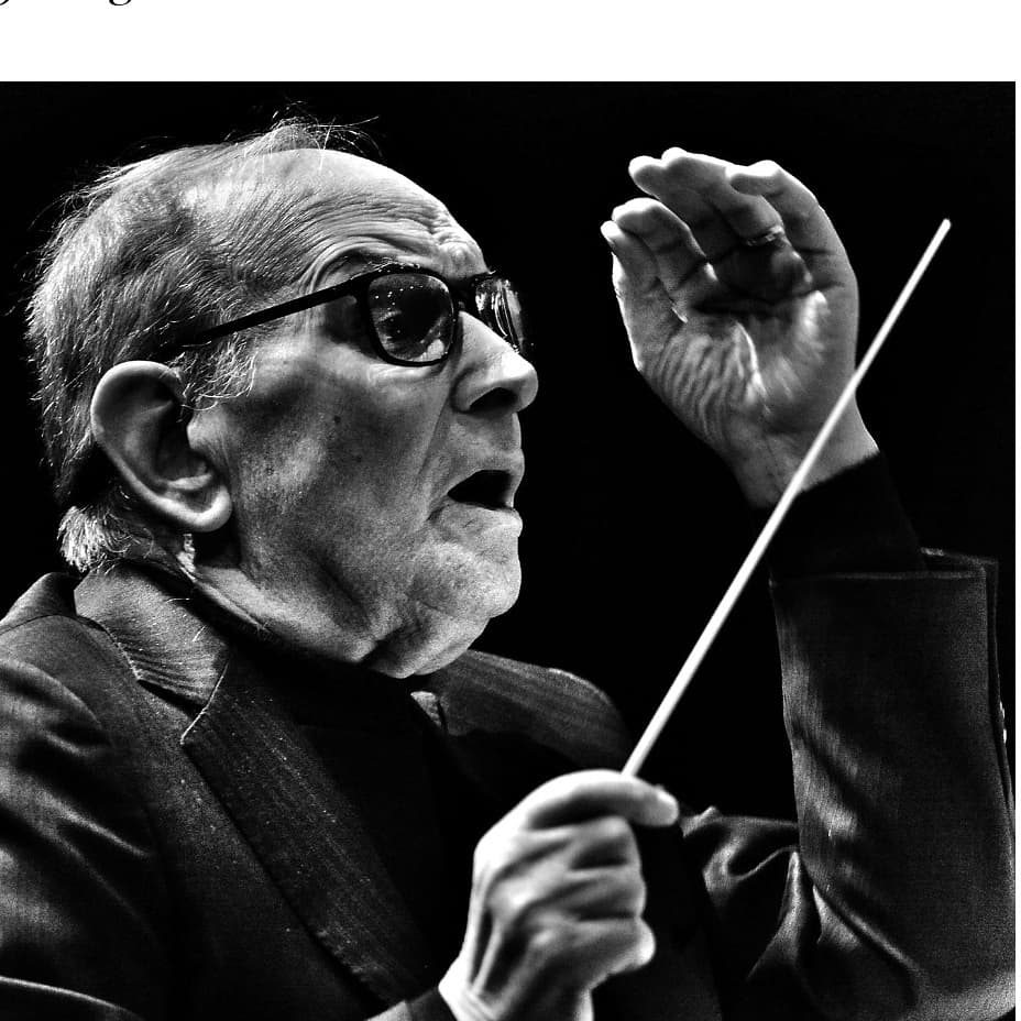 ydnbhdr's tweet photo. #enniomorricone hayata veda etti 😕 . . .
 🎶 man with harmonica 🎶 ve sayısız olağanüstü besteye attığı imza ile ruhumuzda yaşamaya devam edecek olan büyük ustaya saygılarımla https://t.co/E8czNkIGF6