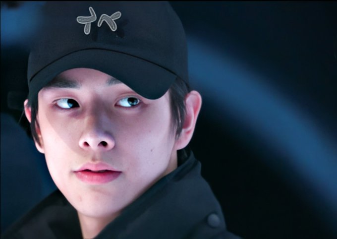 EHYPEN_JAKE's tweet image. [#JAKE] 나의 눈빛 좋지 
굿밤 여러분 ^^♡

#제이크 #ILAND_JAKE #ILAND @mnetiland