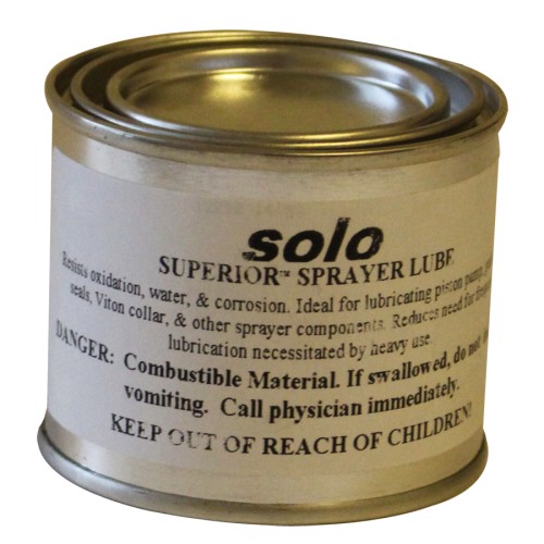 SOLO_USA_'s tweet image. Regularly lubricate the collar, cylinder, piston, and cap gasket with either Solo Superior Grease or petroleum jelly for Nitrile/Buna seals and Viton® seals. For EPDM seals, you will need to use a silicone lubricant. Do NOT use oil.

#lawncare #backpacksprayer