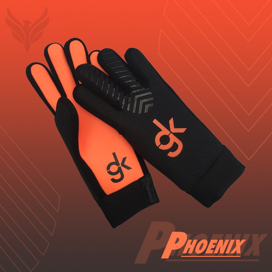 GDGoalkeeping's tweet photo. Our strapless Phoenix glove is a negative cut and has a mesh backhand. It is slick looking, has amazing comfort and an excellent grip for all weather conditions. Order yours today!
#gdgk #phoenix #strapless #glove #gkglove #goalkeeper #football #goalkeeperunion #goalkeepergloves https://t.co/m0dSXsTiLi