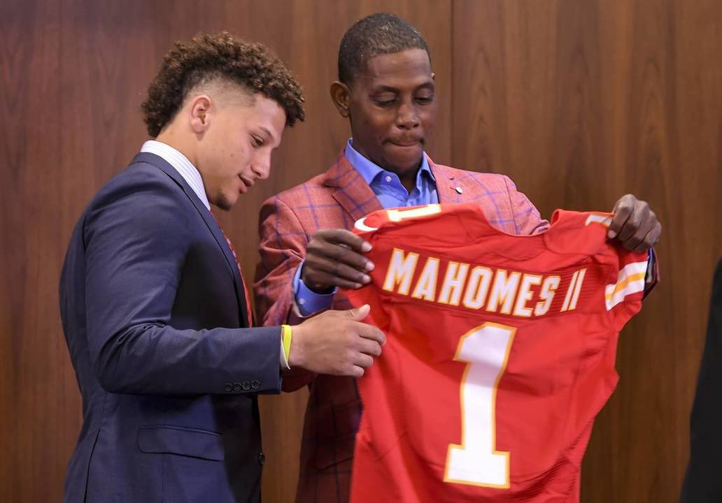 Mahomes not the fastest at his position. Curry not the fastest at his position. Mahomes not the tallest, Curry not the tallest. Mahomes doesn’t jump the highest, Curry doesn’t jump the highest. But what they do have in common is both dads were pros that knew the ropes. 