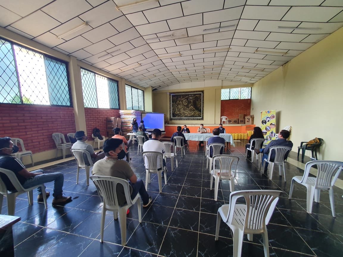 MAATE_Zonal10's tweet photo. En el cantón #Paquisha participamos de una reunión entre el GAD Municipal y otras autoridades de control provincial para definir acciones que posibiliten enfrentar la minería ilegal en el cantón. https://t.co/SZRaAe3i3B
