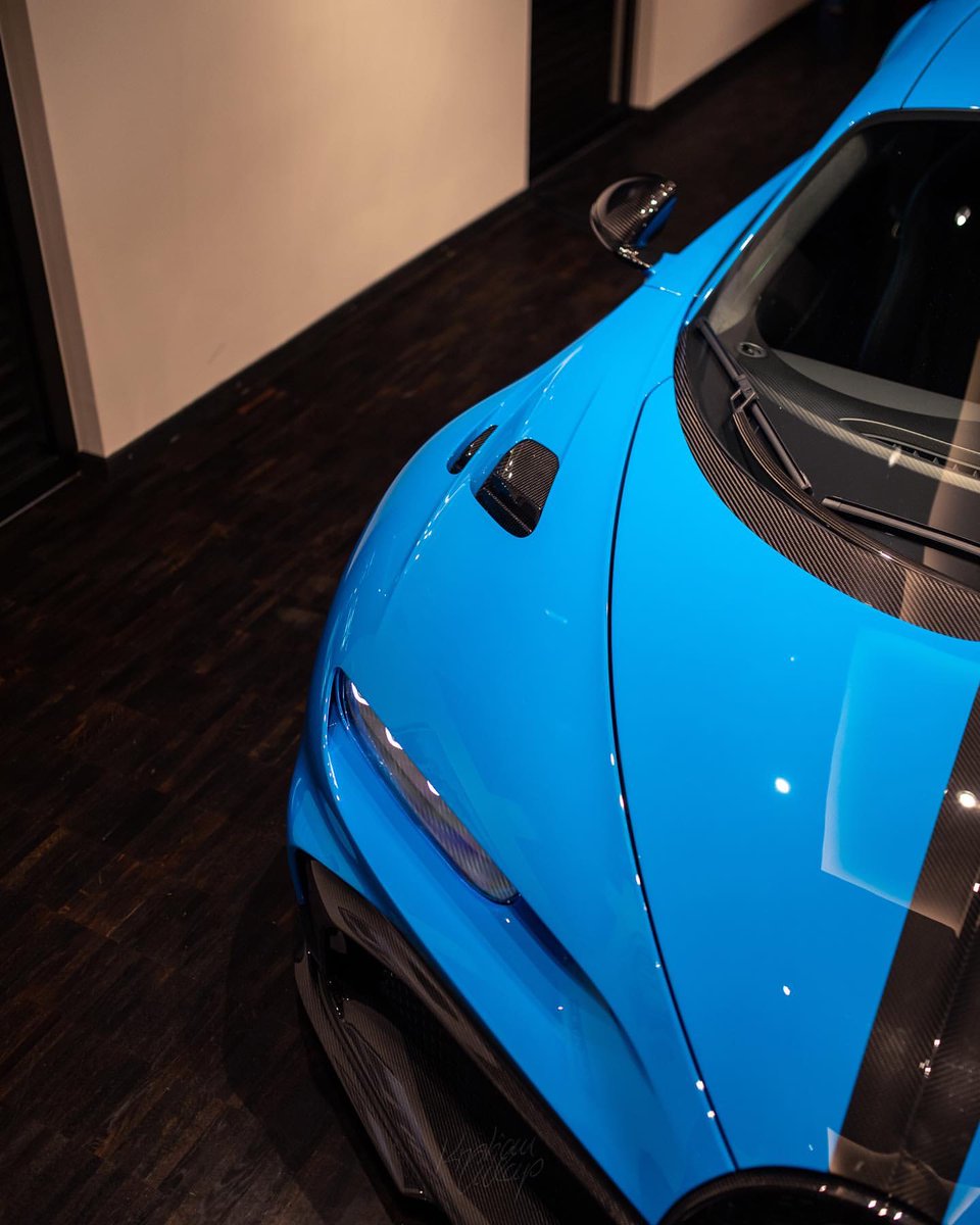 carpxrnpicx's tweet photo. Chiron Pur Sport || ig: @/krisculap https://t.co/Cz8jabIxZH