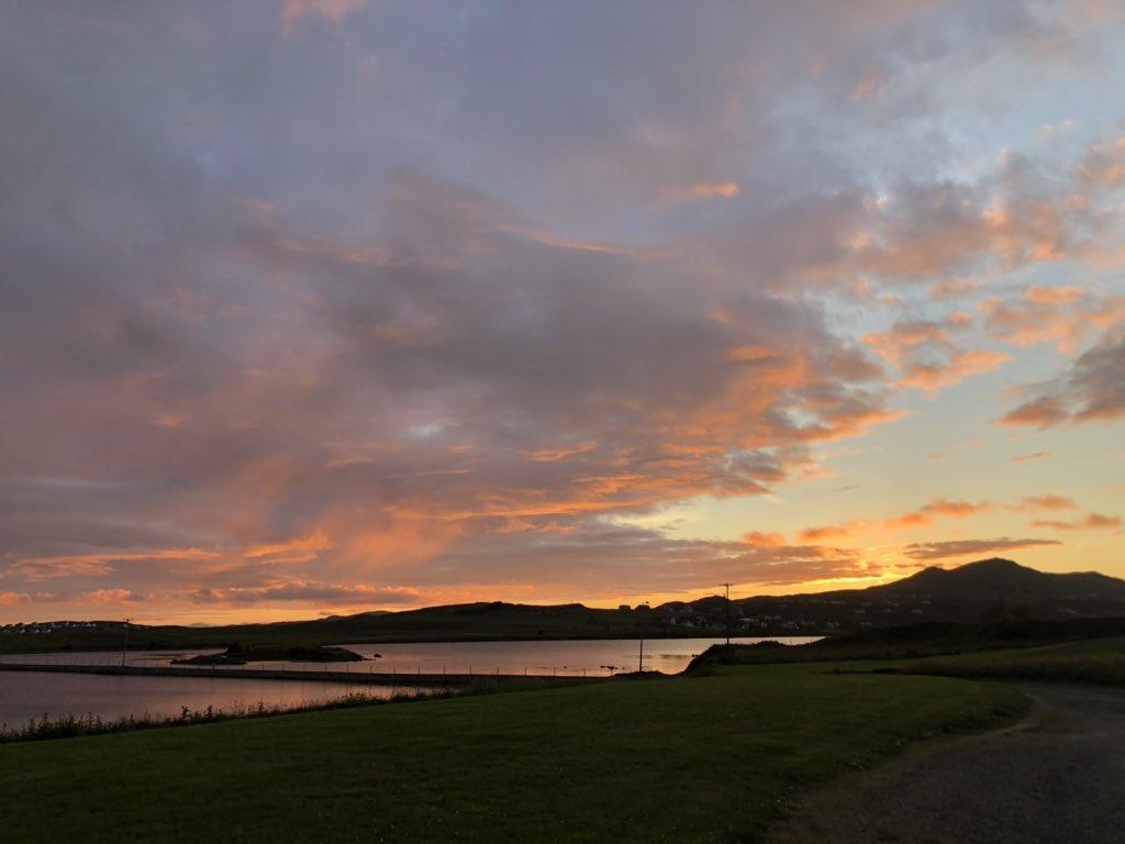 EithneHarley's tweet photo. Wonderful sunsets on Isle of Roy and Downings this evening #staycation #donegal #nowherelikeit https://t.co/FaQ574ASZD
