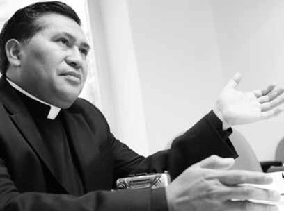 PadreJosePalmar's tweet photo. Murió el padre Vidal Atencio QEPD, hermano de toda la vida, la misma raza familiar, amigo del seminario, compañero de estudios, la vida nos unió en la fe, la vocación sacerdotal nos consagró al Señor, fuimos vecinos como curas de parroquias y hoy lo despedimos desde la lejanía. https://t.co/H3GDyYX38G