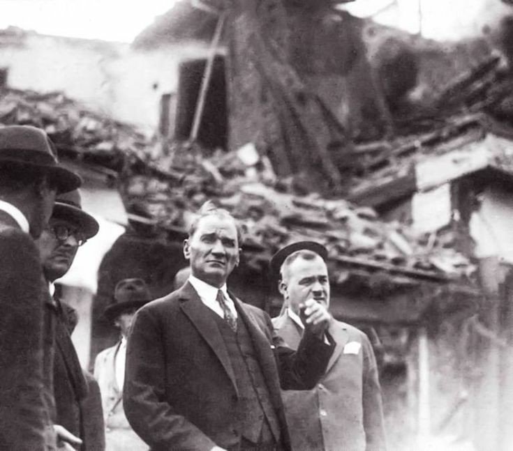 Atatürk bir fikirdir, ve fikirler asla ölmez.
#AtatürküSeviyorumÇünkü
