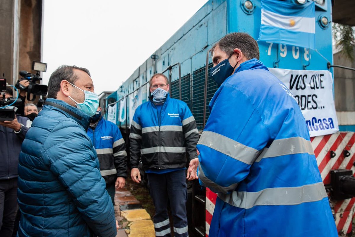 herrerayflia's tweet photo. Dimos la bienvenida en Garupa al tren de cargas que llego a Misiones y desde acá transportara la producción. Agradezco al presidente de la nación  @alferdez y el ministró de transporte @mariomeoni por responder a las necesidades de los Misioneros. https://t.co/IfQBZXEyBy