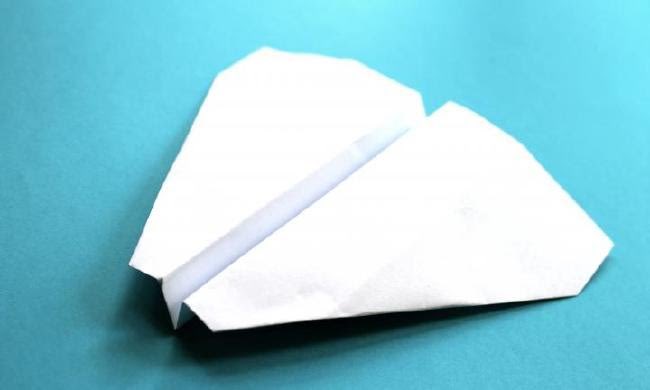 GearBotsBC's tweet photo. Learning about the #PhysicsofFlight by creating our first test plane using the Nakamura Lock method - #STEM #virtual #aerospace summer camp with the @AbbyAirshow - #HandsOnLearning @Sci_Od @UFVTrades https://t.co/LTYE7CxA96