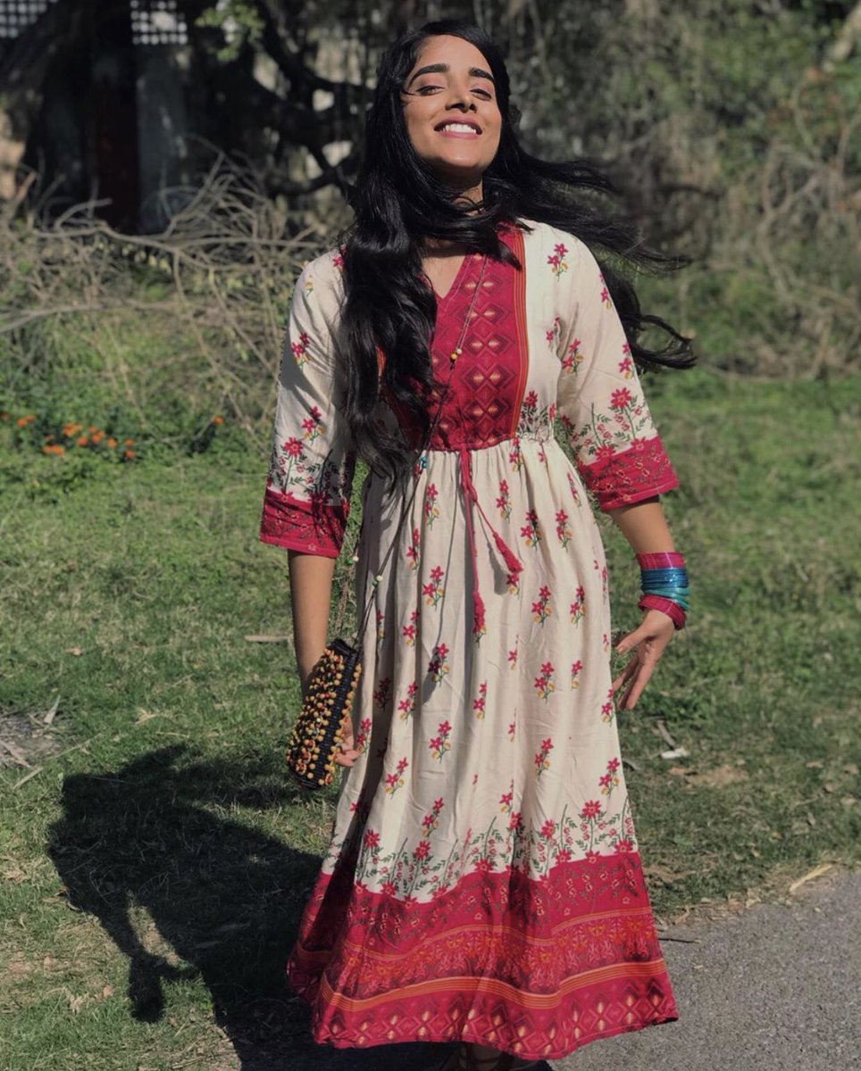 ChicPose's tweet photo. #KurtaTwitter WEदेसी 😛 https://t.co/tl8UFNEVHH