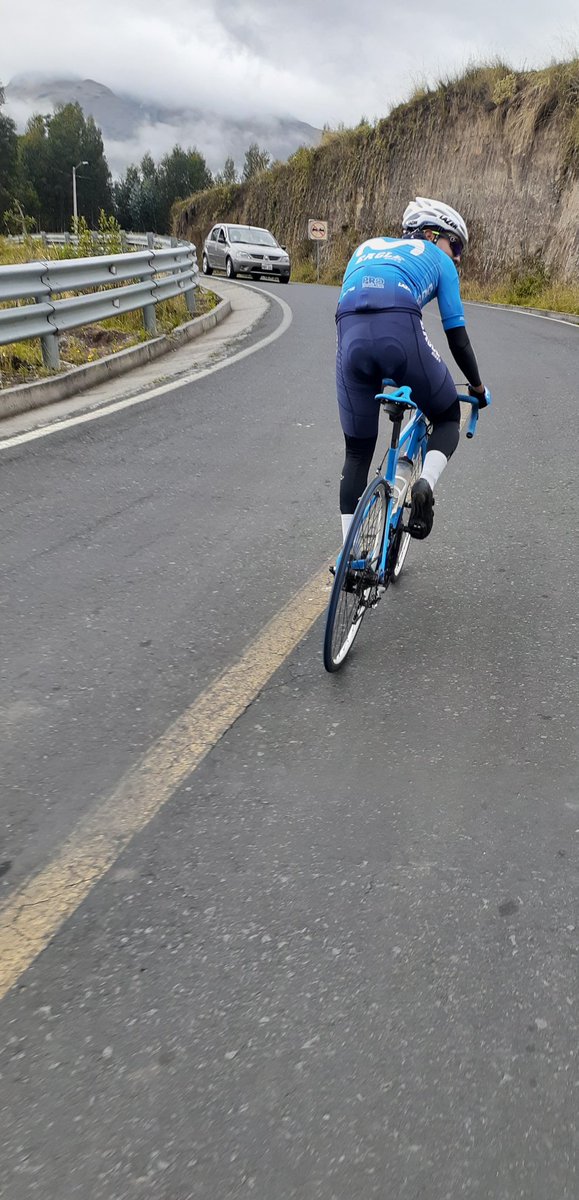 Disfruta y confía del proceso 

#movistarec 
#movistarteamec 
#EAGLEBIKES 
#SHIMANOEC
 #tims 
#LAZER