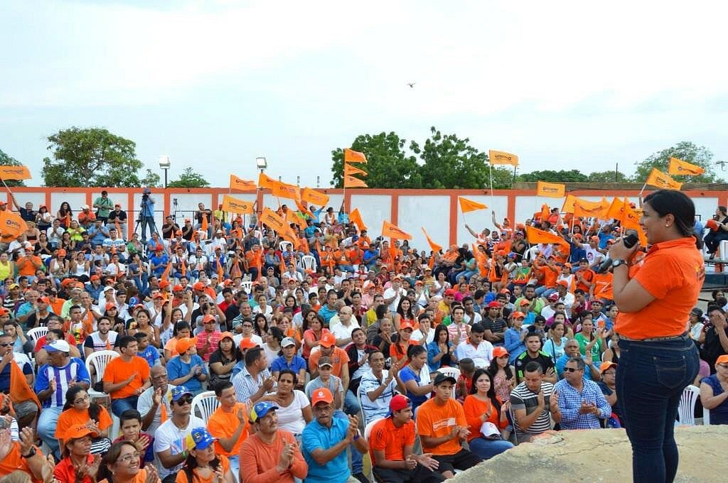 DesiBarboza's tweet photo. Recibir otro golpe del narcorégimen solo nos hace más fuertes, @VoluntadPopular es más que un color o una tarjeta, Voluntad Popular es su gente llena de convicción, de ideales, de pasión por este país. 🇻🇪 Aunque quieran, no nos pueden eliminar. ¡Seguimos! https://t.co/VkQXLN8I3v