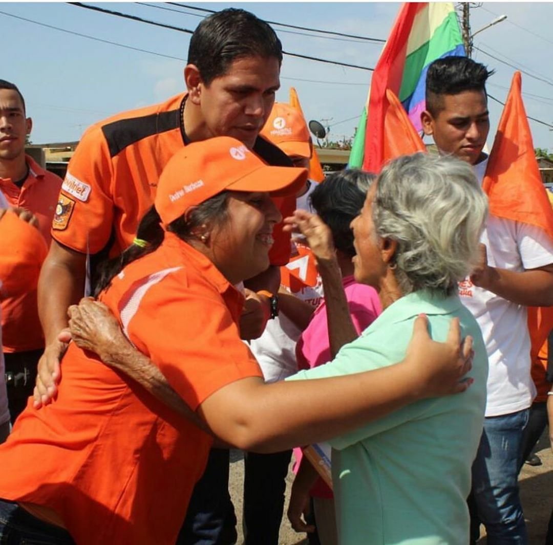 DesiBarboza's tweet photo. Recibir otro golpe del narcorégimen solo nos hace más fuertes, @VoluntadPopular es más que un color o una tarjeta, Voluntad Popular es su gente llena de convicción, de ideales, de pasión por este país. 🇻🇪 Aunque quieran, no nos pueden eliminar. ¡Seguimos! https://t.co/VkQXLN8I3v