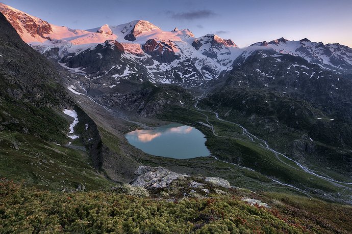 Another gorgeous #PlayRaw from our friend <a href="/29a_ch/">Jonas Wagner</a> of a ridiculously charmed view from the Alps and the setting sun. Come get the #raw and show us how you'd process this incredible view!

#FreeSoftware #photography #raw #editing 

discuss.pixls.us/t/play-raw-fad…