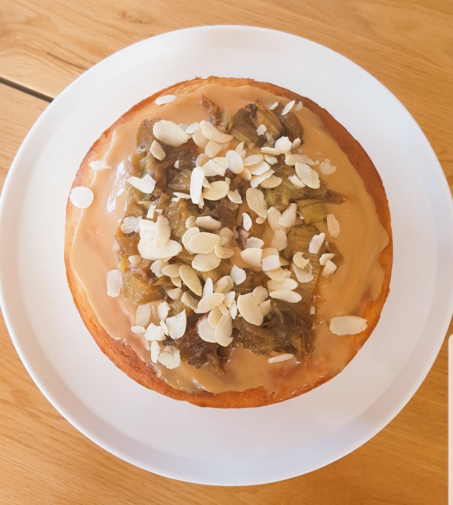 Rhubarb and caramel layer cake for <a href="/BritishBakeOff/">British Bake Off</a> tonight. Hopefully we will be back in the office soon and I can share my bakes with my colleagues! <a href="/BlackaddersLLP/">Blackadders LLP</a> #bakeoff #channel4 <a href="/cherish_finden/">Cherish Finden 黄淑柔 🇬🇧🇸🇬</a>