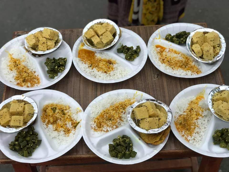 iamhumanfounda1's tweet photo. #I_M_HUMAN_ROTI_BANK
#FOOD_FOR_ALL
#192_TuesdayRotiBank
@JignaParmar7 @sdmbardoli @collectorsurat @AmitShah @PMOIndia https://t.co/sec73OHYNO