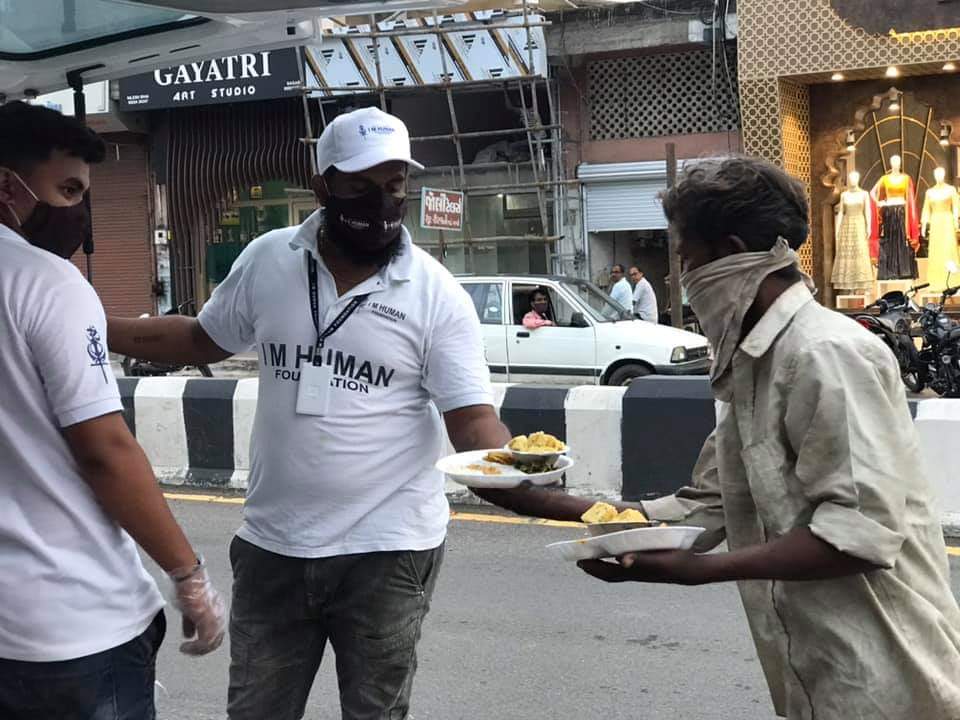 iamhumanfounda1's tweet photo. #I_M_HUMAN_ROTI_BANK
#FOOD_FOR_ALL
#192_TuesdayRotiBank
@JignaParmar7 @sdmbardoli @collectorsurat @AmitShah @PMOIndia https://t.co/sec73OHYNO