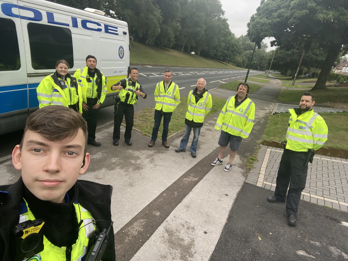 Joint patrol with #Knowle street watch this evening 🙌👣

If you see them out and about come and have a chat 👋

<a href="/WMPolice/">West Midlands Police</a> <a href="/StreetWatchWM/">StreetWatch West Midlands</a>