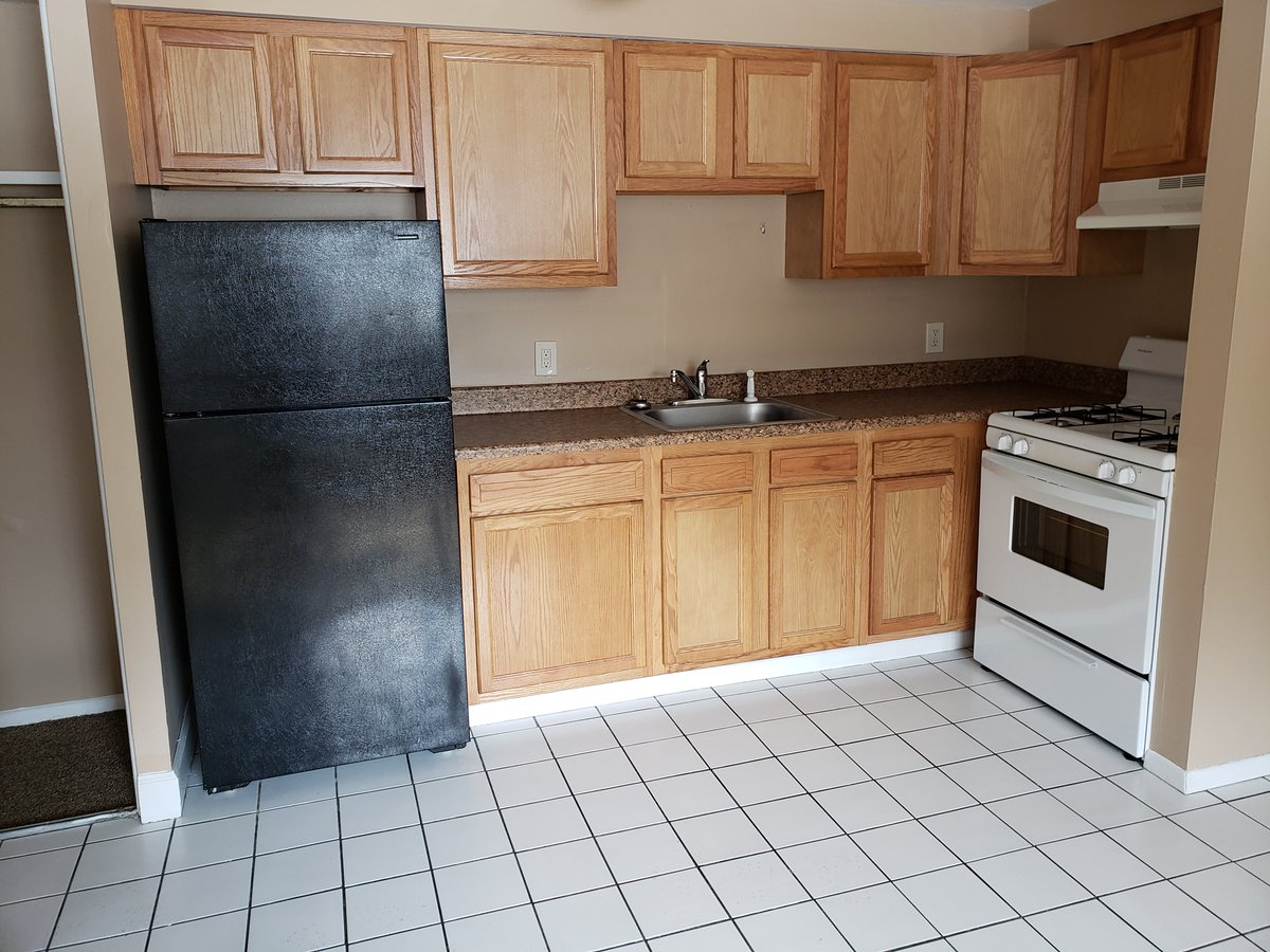 GlendaleDev's tweet photo. Ready on July 31st!✨🏠

1BR/1 Bath at Bellreng Apartments! 
$645/mo
-Includes Heat, Hot Water, Fridge, &amp; Stove
-Third floor unit
-Spacious Rooms
-Air-Conditioner
-Thermostat Controlled Heat
-Coin-Operated Laundry
-Off Street Parking
-Cat Friendly

Please call (716)298-5012😊 https://t.co/o6t4MqnhtE