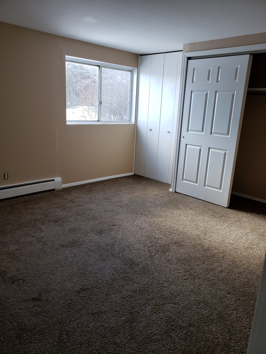 Ready on July 31st!✨🏠

1BR/1 Bath at Bellreng Apartments! 
$645/mo
-Includes Heat, Hot Water, Fridge, &amp; Stove
-Third floor unit
-Spacious Rooms
-Air-Conditioner
-Thermostat Controlled Heat
-Coin-Operated Laundry
-Off Street Parking
-Cat Friendly

Please call (716)298-5012😊