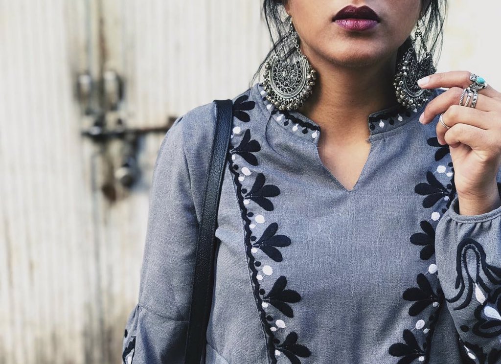 ChicPose's tweet photo. #jhumkatwitter K Bye! https://t.co/oQPFcwir9z