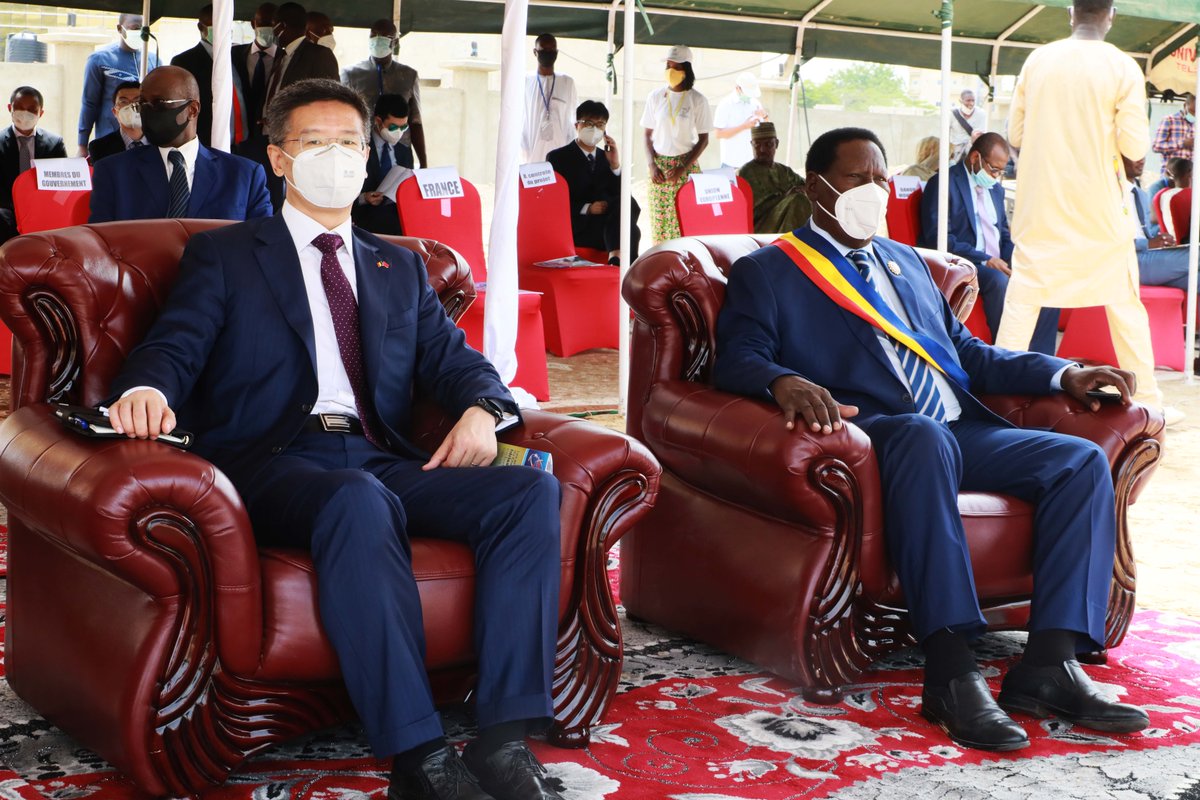 DrIdrissSaleh's tweet photo. Cet ambitieux projet est rendu possible grâce à la vision du Maréchal du #Tchad @IdrissDebyI et son homologue chinois Xi Jinping. Le montage financier est constitué d’un apport du gouvernement sur fond propre et compléter en partie d'un don et un prêt concessionnel d'@afreximbank https://t.co/fZ7SOmWpjN