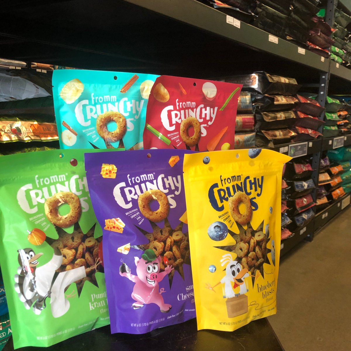 pet_evolution's tweet image. Who likes FREE treats? 

This month at Pet Evolution, when you buy a bag of FROMM pet food, you get a free bag of Crunchy O’s, too! (while supplies last)