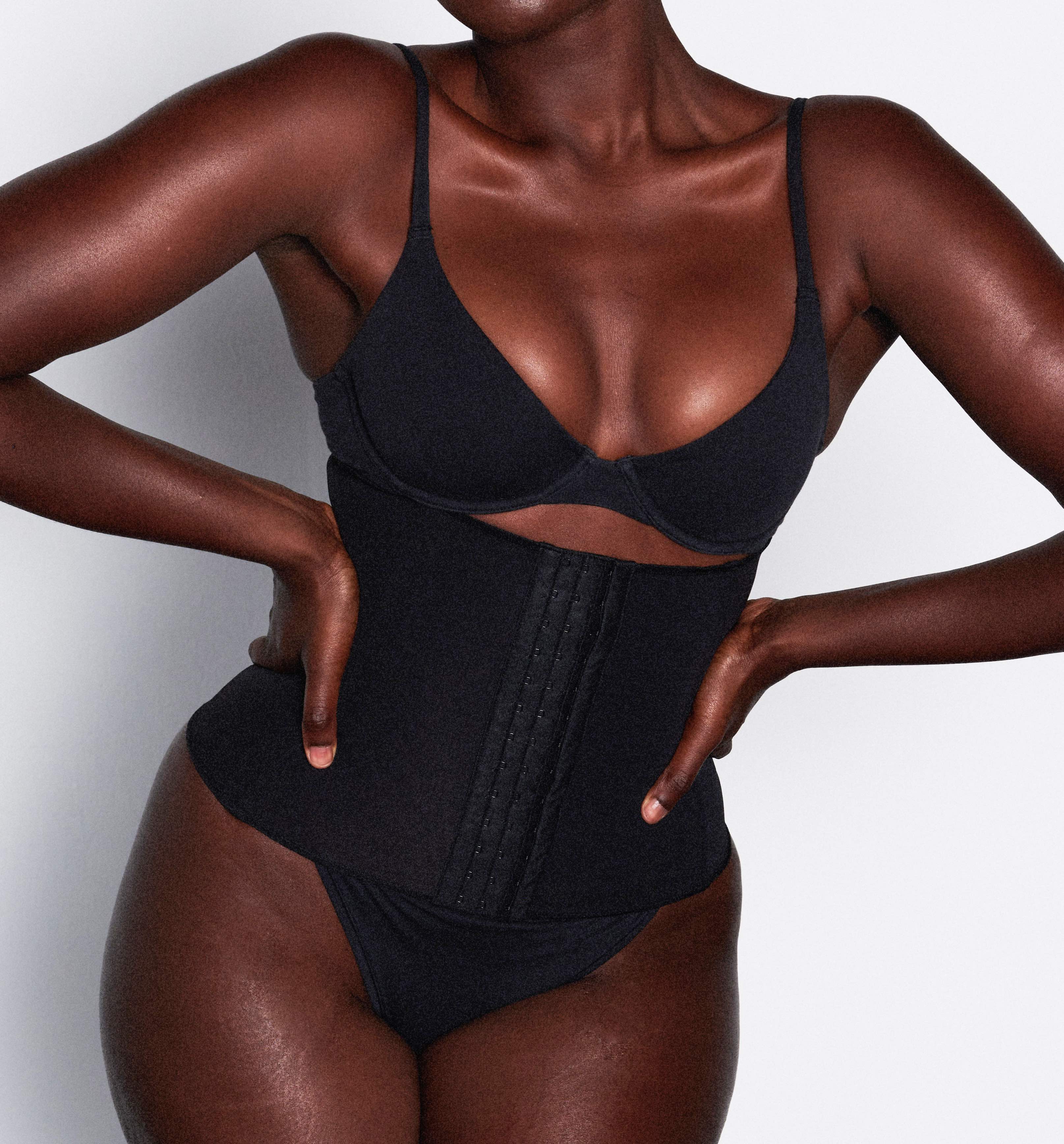 Women's skims waist trainer black hotsell