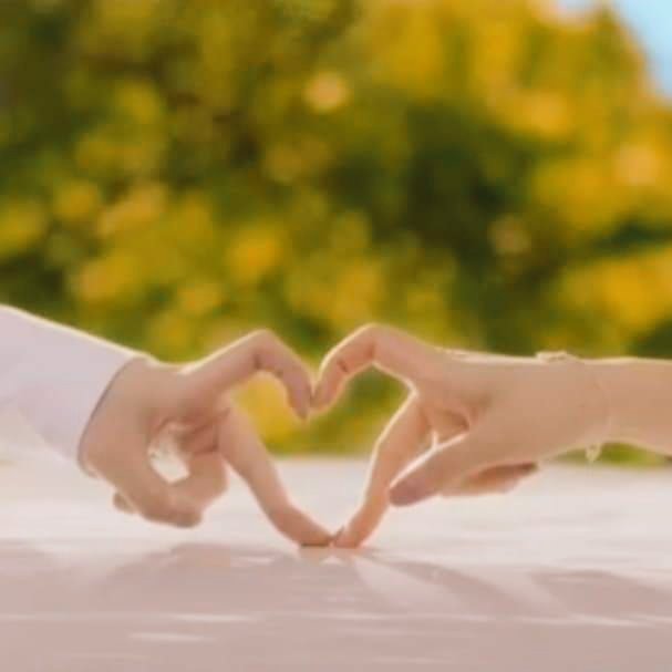 miharuaugust's tweet photo. ❤️❤️❤️❤️❤️💛💜❤️❤️❤️❤️
💜QUE VIVAN LOS NOVIOS💛❤️❤️❤️❤️❤️💜💛❤️❤️❤️❤️
Xuan Lu y Cao YuChen cantan juntos "Love Express" 
💛Por favor que confirmen.💜
📎Listen to it on QQ Music
 https://t.co/Rjxl74cFwc
#XuanLu #CaoXiGe #CaoYuchen #JiangYanLi #JinZiXuan #TheUntamed #MDZS #LuluXuan https://t.co/C55nRPBMef