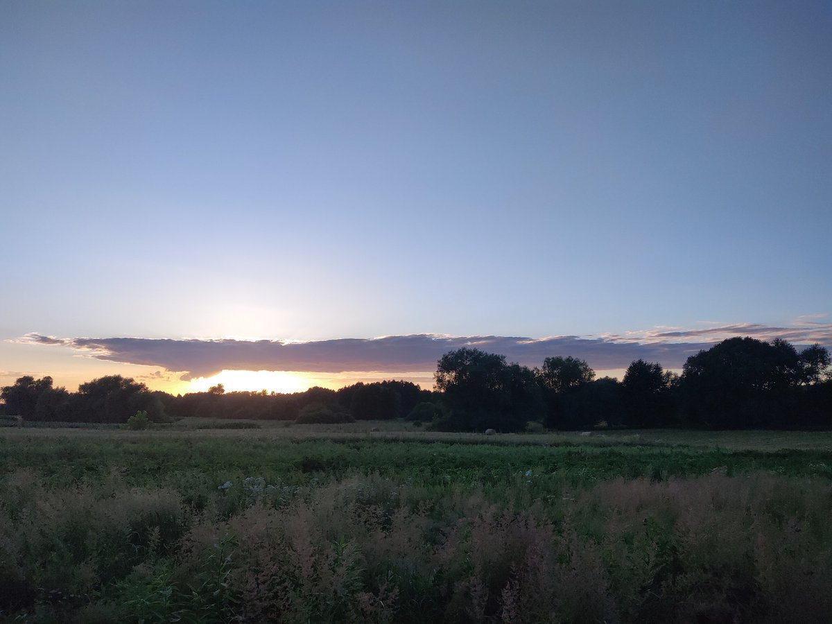StyczenAndrzej's tweet photo. Ładny zachód słońca, chmur już niewiele :)
#świętokrzyskie #Bejsce
@MeteoprognozaPL
@IMGWmeteo
@PogodaLomzaPL
#nofilter https://t.co/NXj6raEMpi