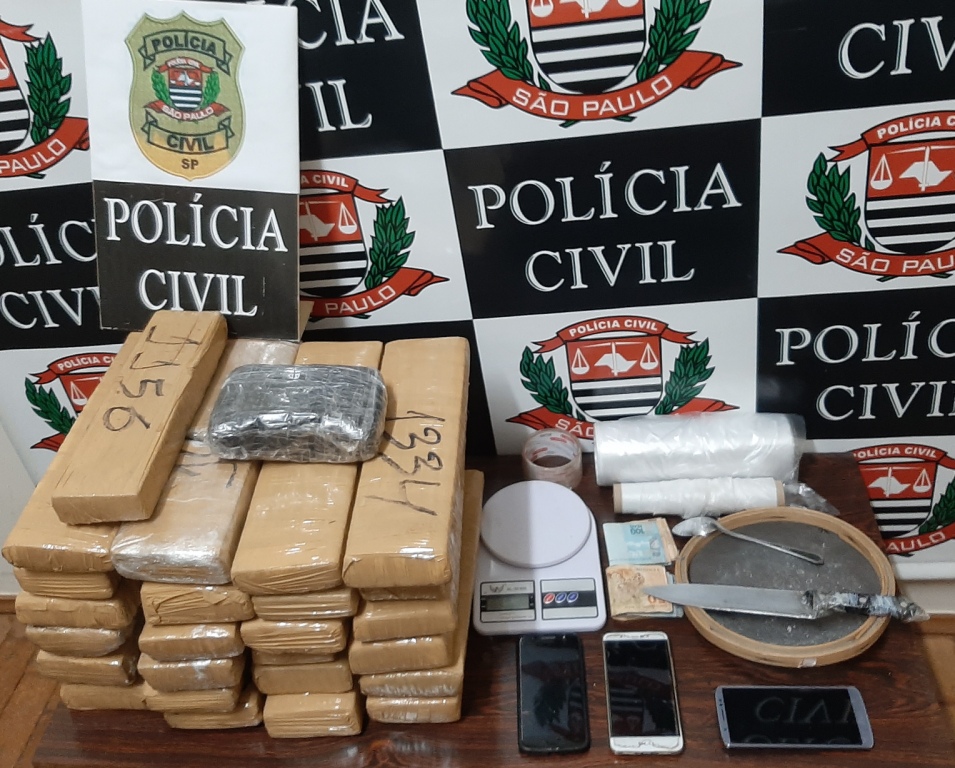Policia_Civil's tweet photo. Trio é preso com cerca de 35kg de drogas em Votuporanga
https://t.co/JR1rJQZrvE
#PCSP #PoliciaCivilSP #Deinter5 https://t.co/rCwzDkfkSz