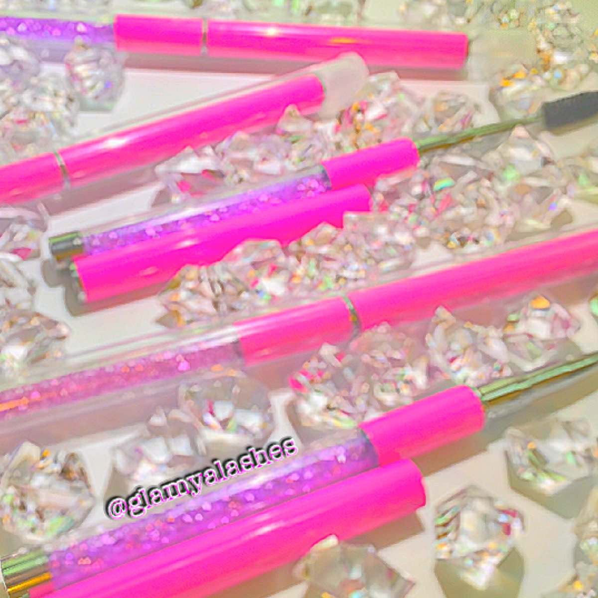 glamyalashes's tweet photo. 𝐁𝐫𝐮𝐬𝐡 𝐖𝐢𝐭𝐡 𝐐𝐮𝐚𝐥𝐢𝐭𝐲 𝐁𝐞𝐚𝐮𝐭𝐲 💕  𝑺𝒉𝒐𝒑 𝑶𝒖𝒓 𝑻𝒐𝒐𝒍𝒔 🤍🛍 𝑭𝒐𝒓 𝑨 𝑨𝒅𝒅𝒆𝒅 𝑩𝒆𝒂𝒖𝒕𝒚 ! 
#glamyalashes https://t.co/7Rqf0plISy
#lashaccessories #detroitlashes #eyelashaccessories #detroitbusinessowners #BLACKOUTDAY2020 #SupportBlackBusiness https://t.co/KflevN57xU