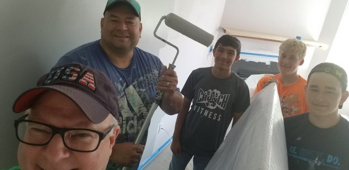 DrJohnNHamblin's tweet photo. Appreciate the GREAT JOB these guys are doing at our home this week! If you live in Wayne, Oakland or Macomb County,...Direct Message me for information on EP- PANTING! The Hamblins love @EricMichigan and his family! @CariHamblin #PaintingMachine https://t.co/1vh2b4IAX3
