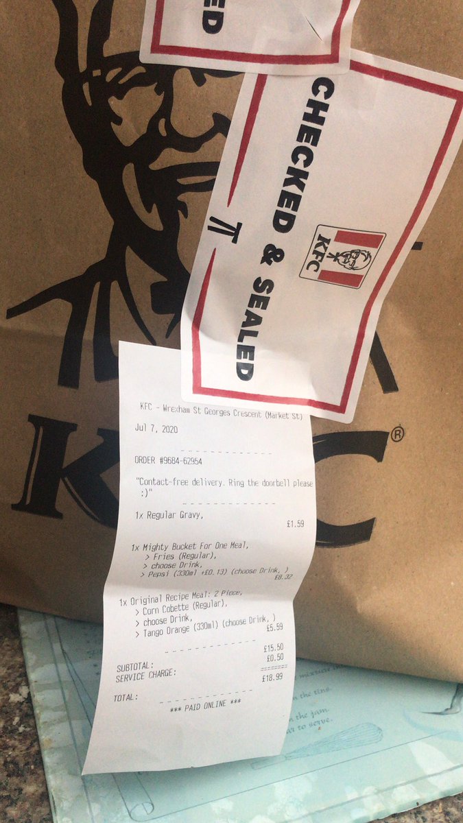 Samanthrax159's tweet photo. @KFC_UKI first kfc ordered since lockdown. Had its checked and sealed stickers on and was sealed when I got it but no fries were in the bag at all. #notimpressed https://t.co/ooeoNlTTCa